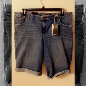 Style&Co. curvy fit plus size Bermuda shorts NWT